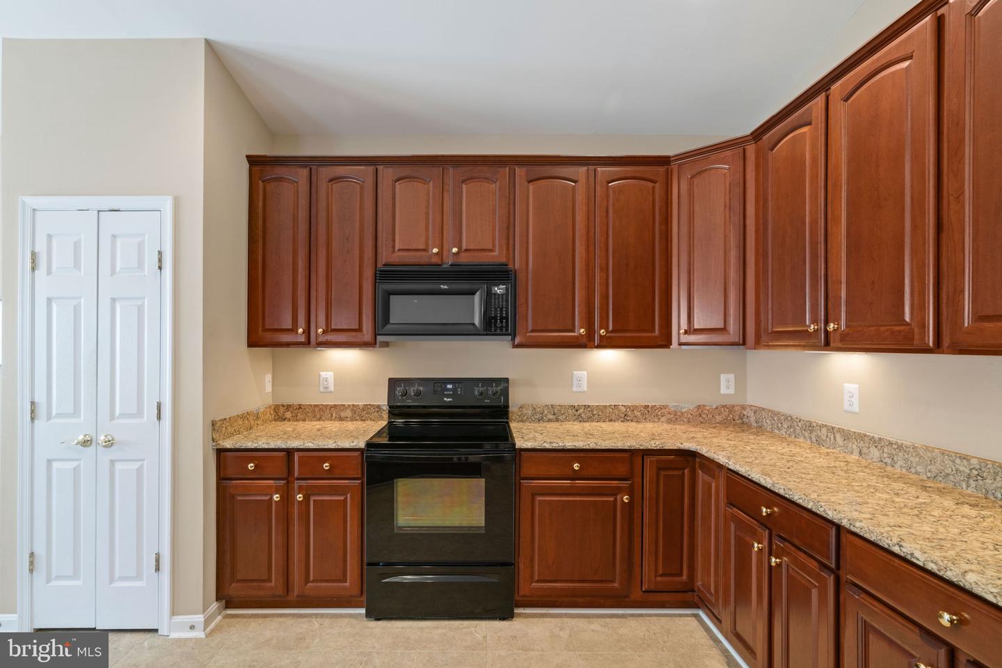 3928 Solstice LANE