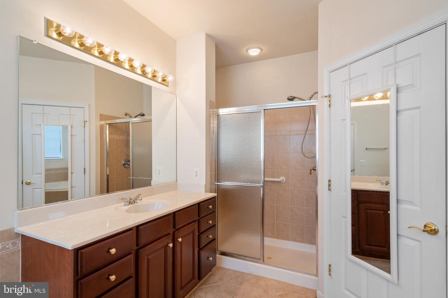 3928 Solstice LANE