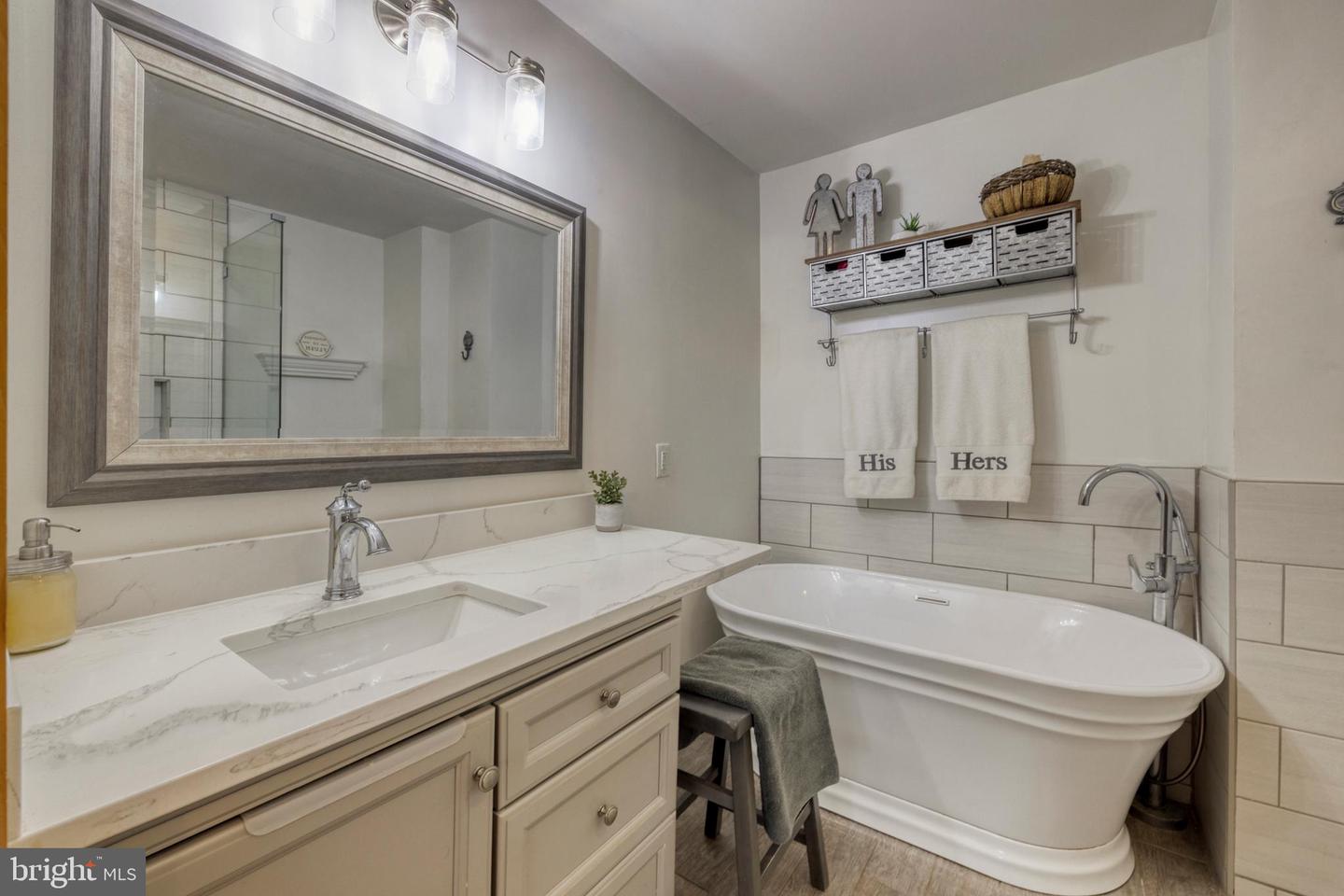 4909 Tallowwood DRIVE