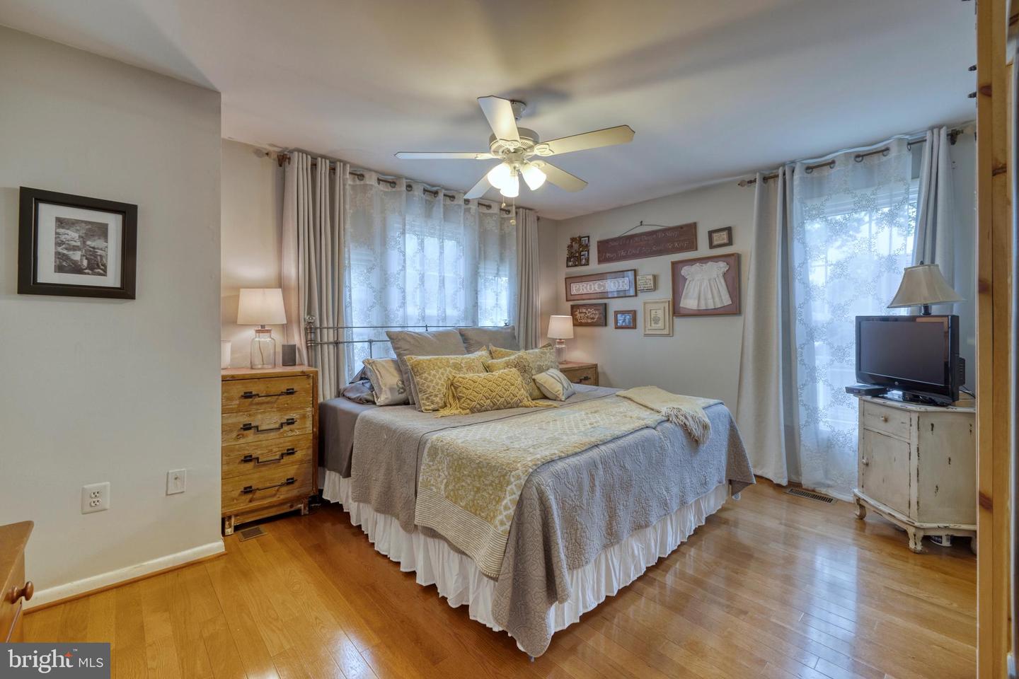 4909 Tallowwood DRIVE