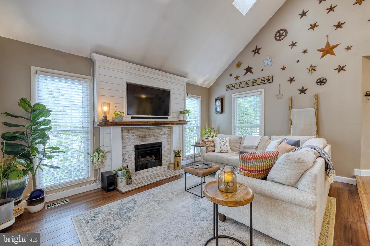4909 Tallowwood DRIVE