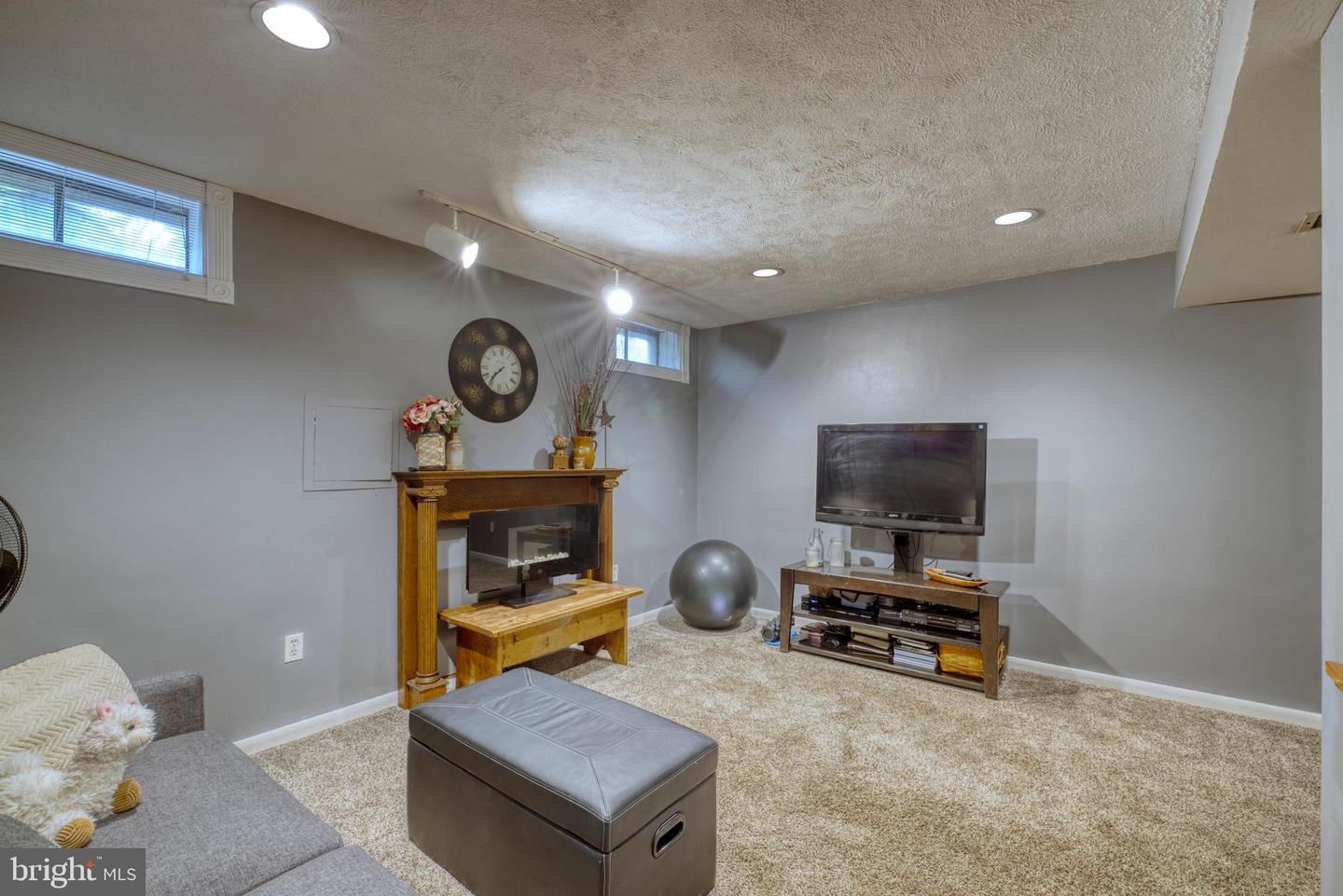 4909 Tallowwood DRIVE