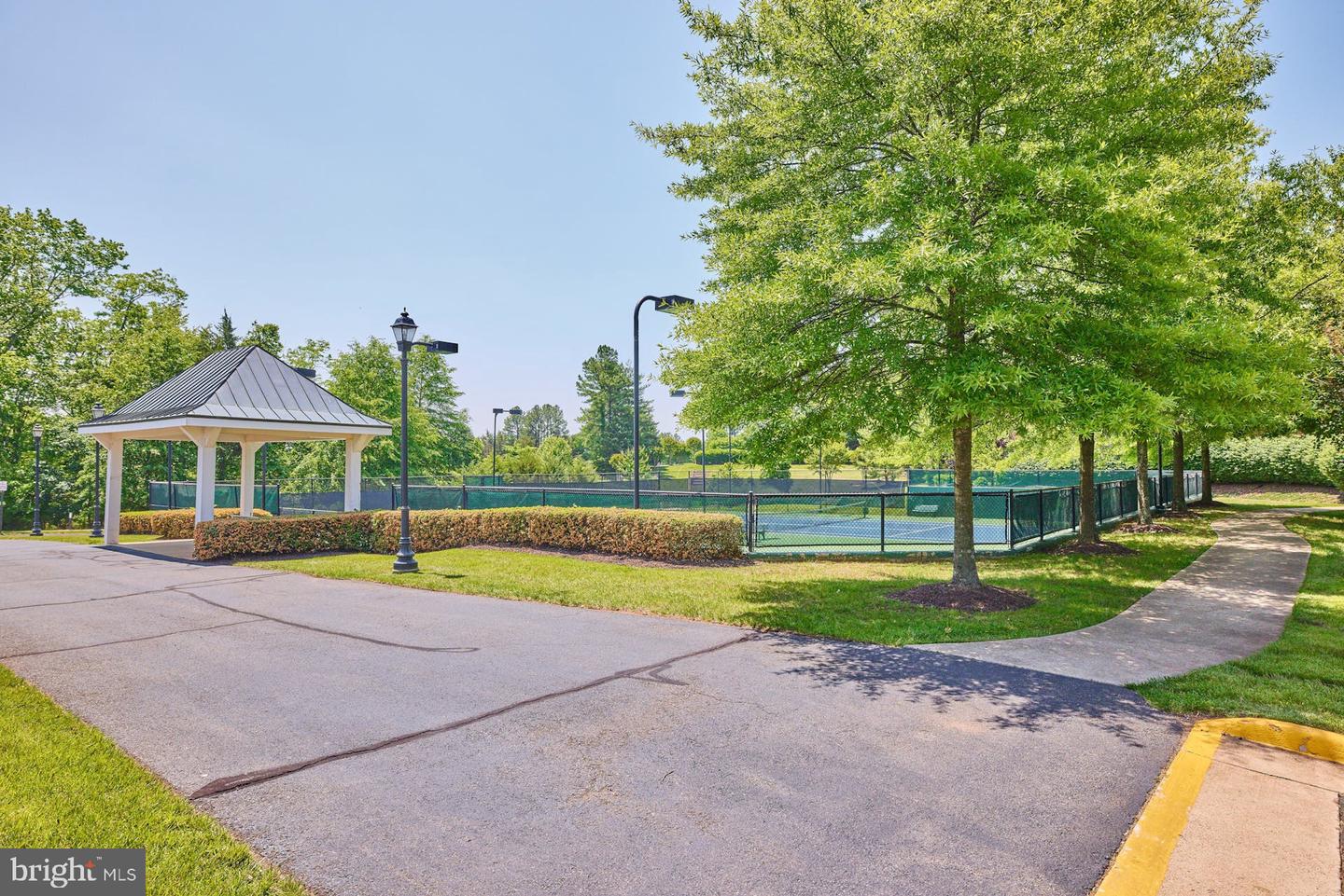 15211 Royal Crest DRIVE Unit: 406