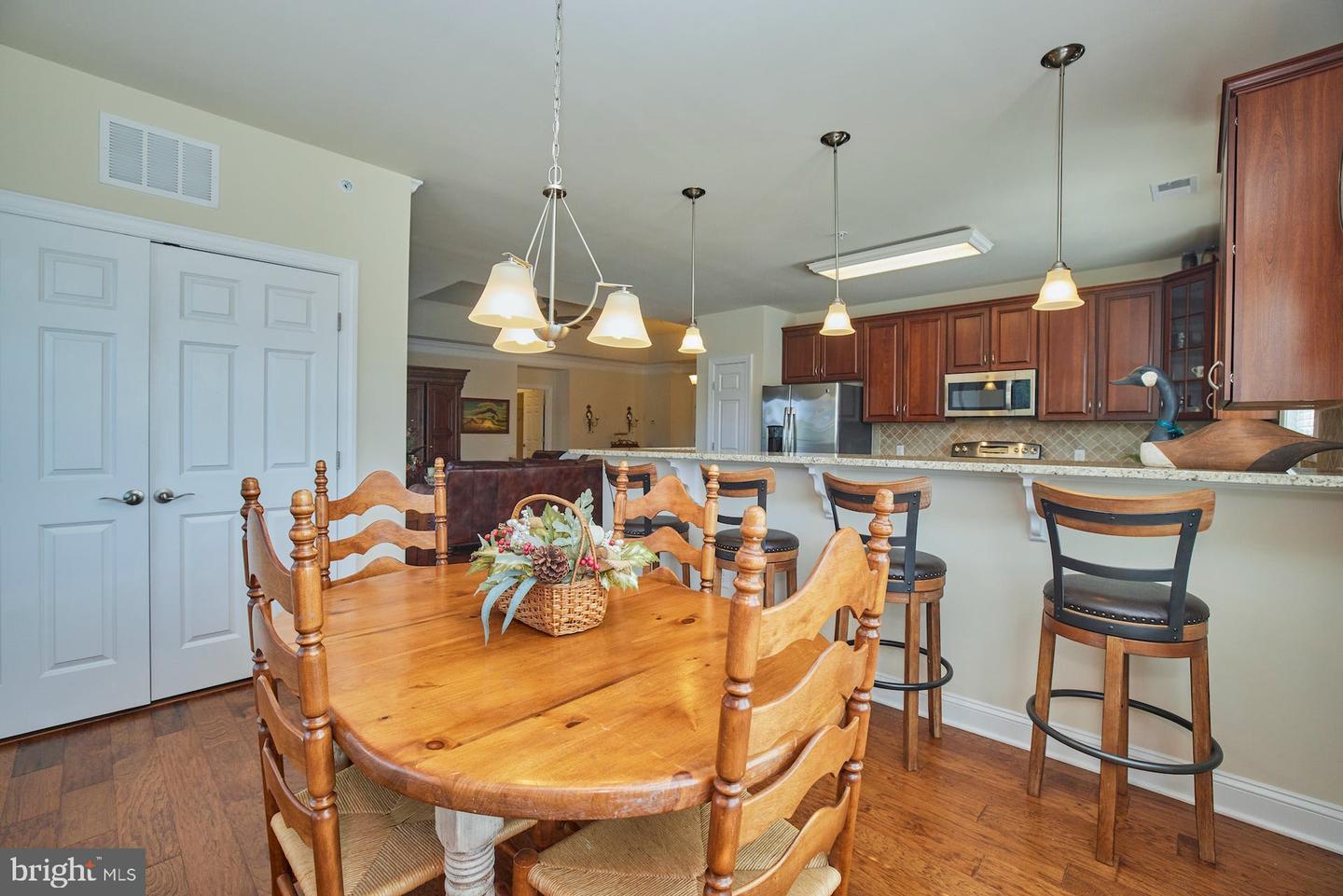15211 Royal Crest DRIVE Unit: 406