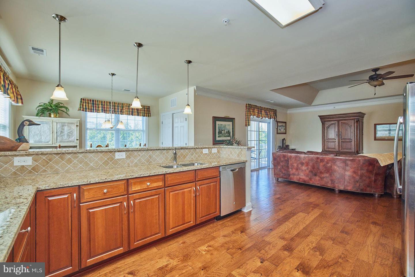 15211 Royal Crest DRIVE Unit: 406