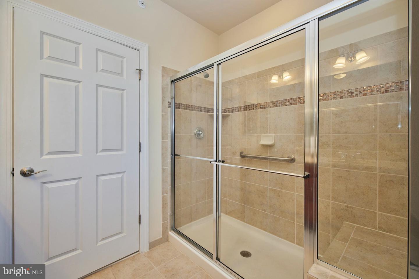 15211 Royal Crest DRIVE Unit: 406