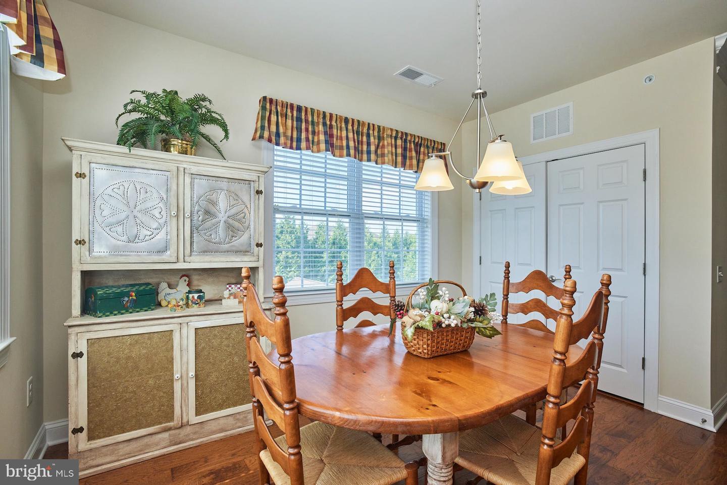 15211 Royal Crest DRIVE Unit: 406