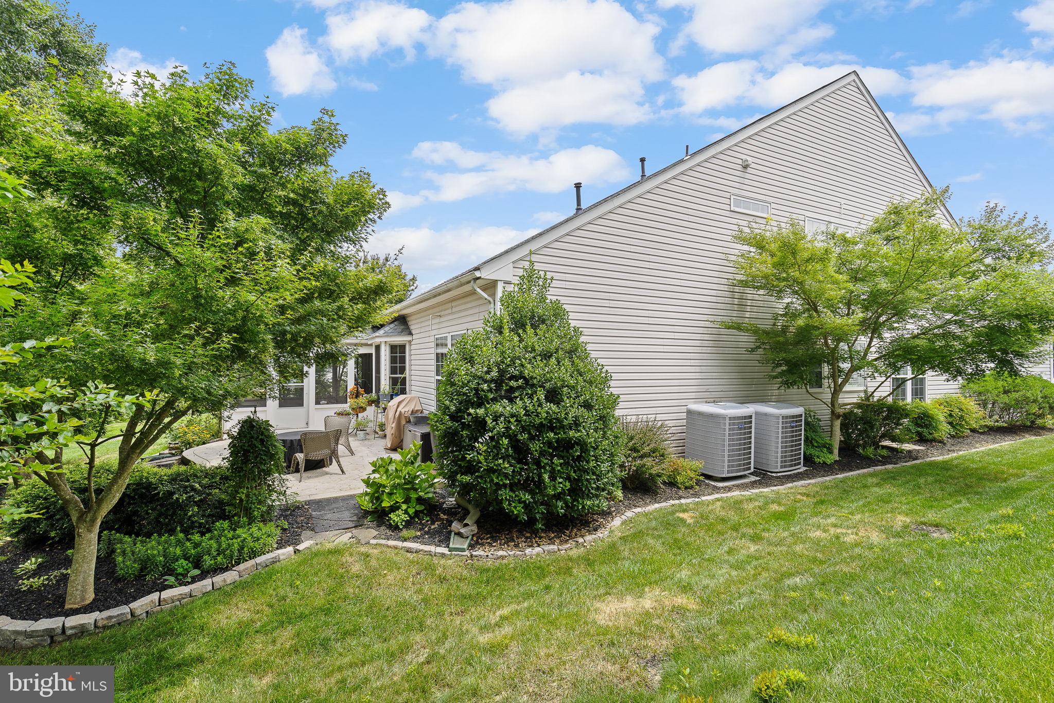 17260 Four Seasons Dr