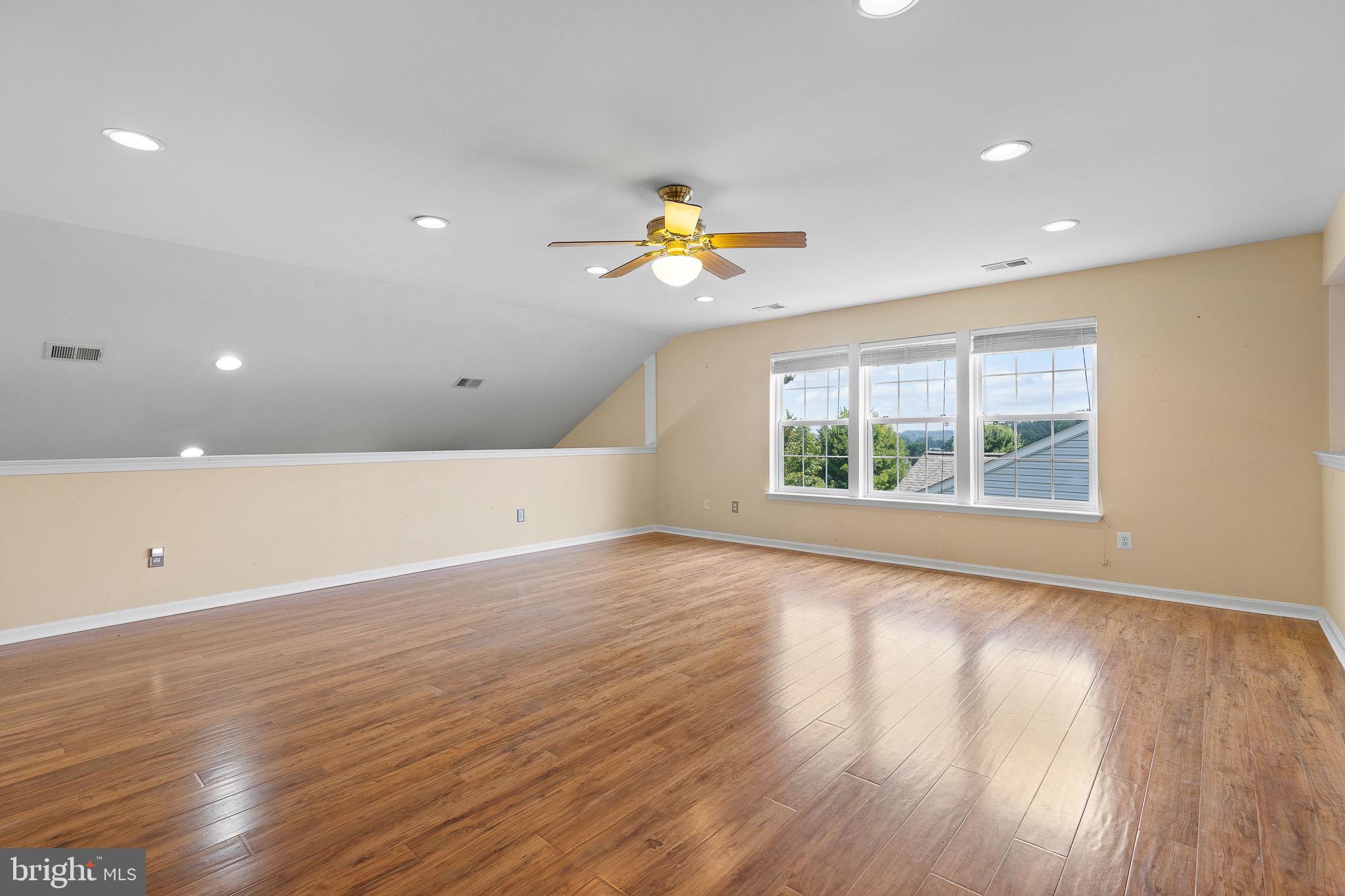 17260 Four Seasons Dr