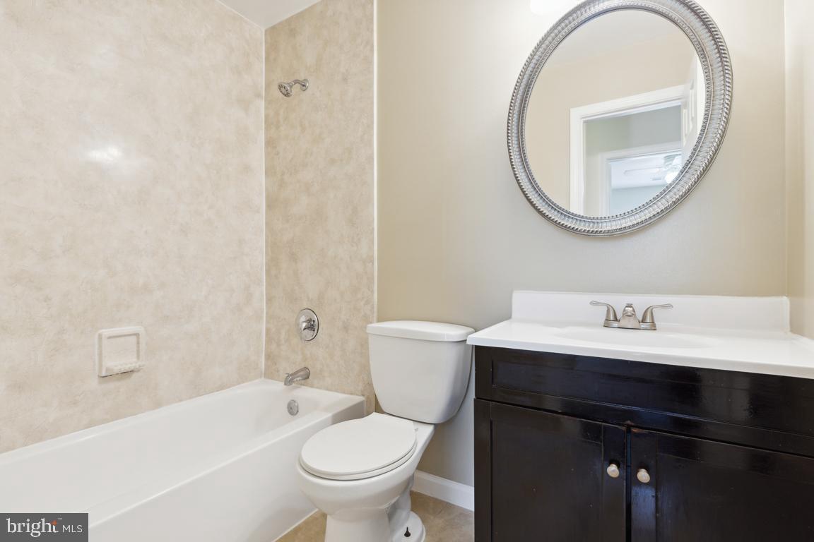 6178 Oaklawn LANE