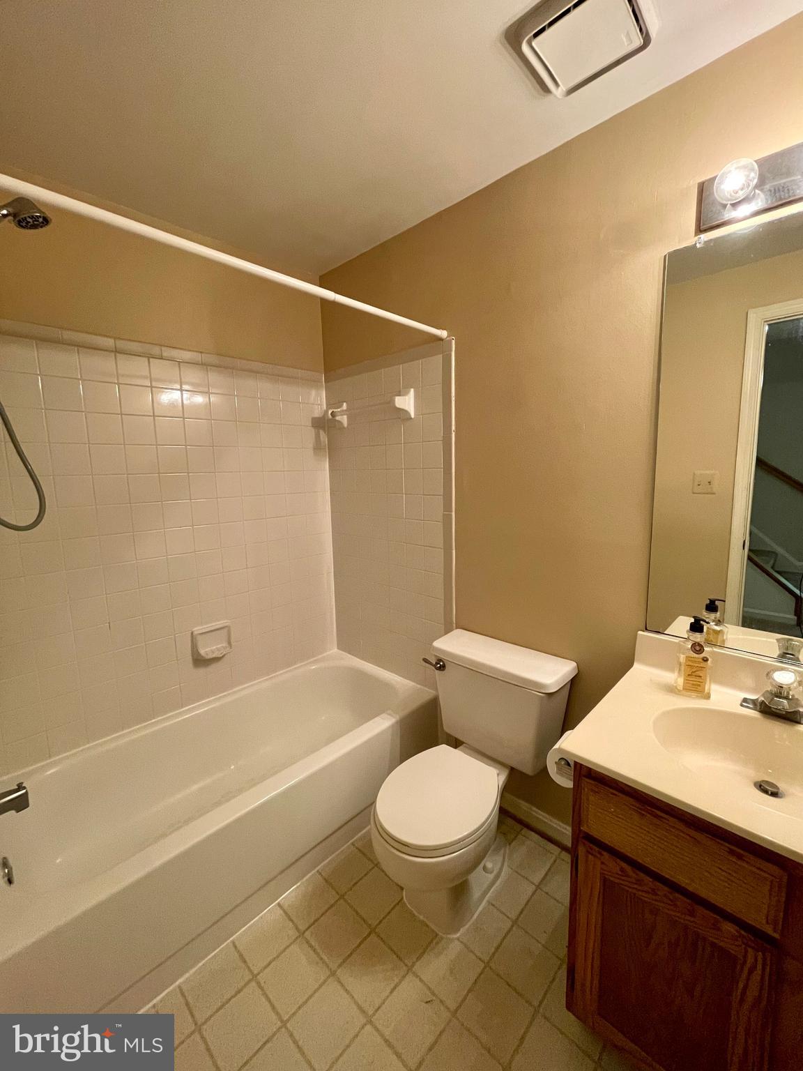 5041 Sanibel COURT
