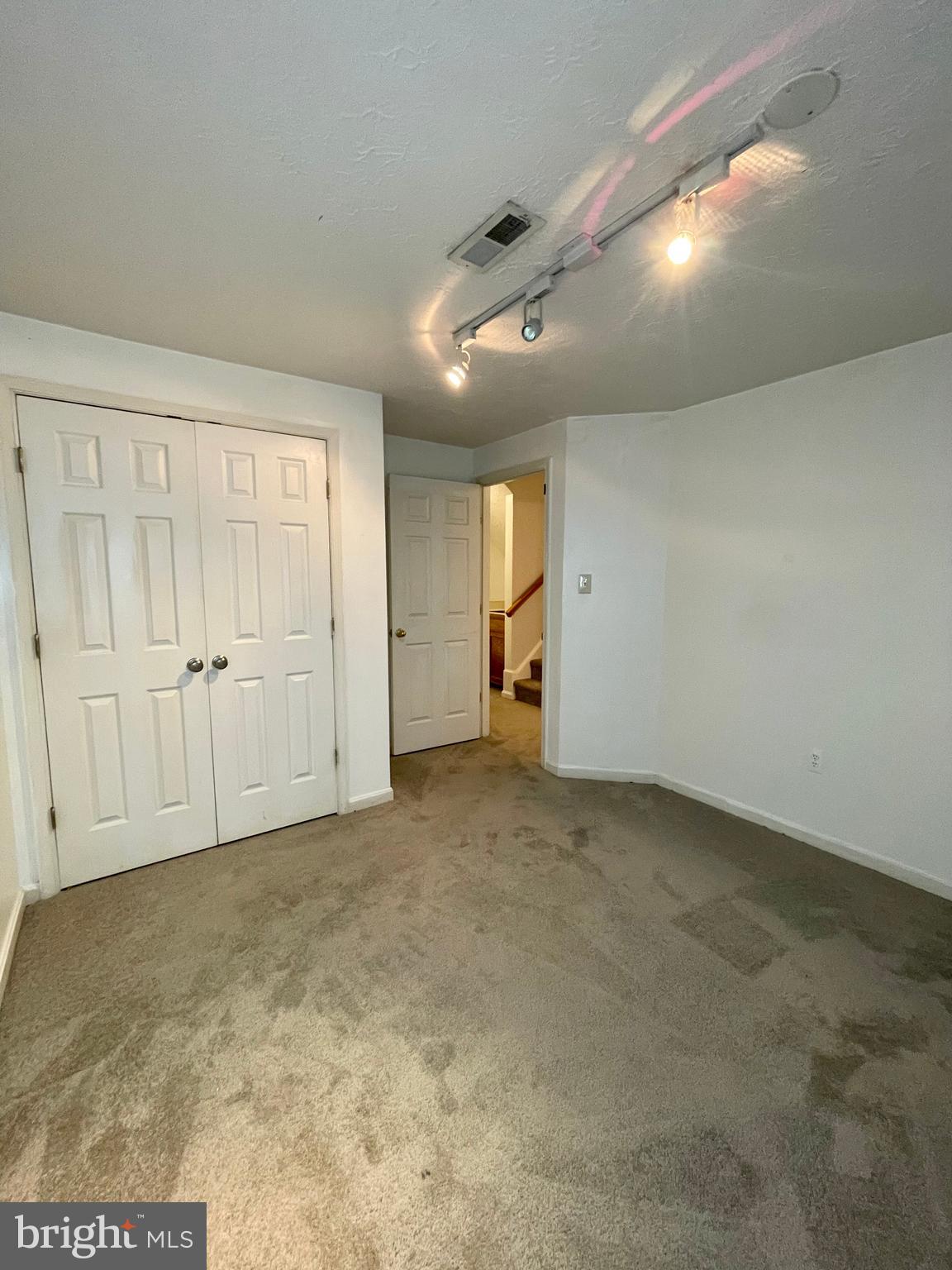 5041 Sanibel COURT