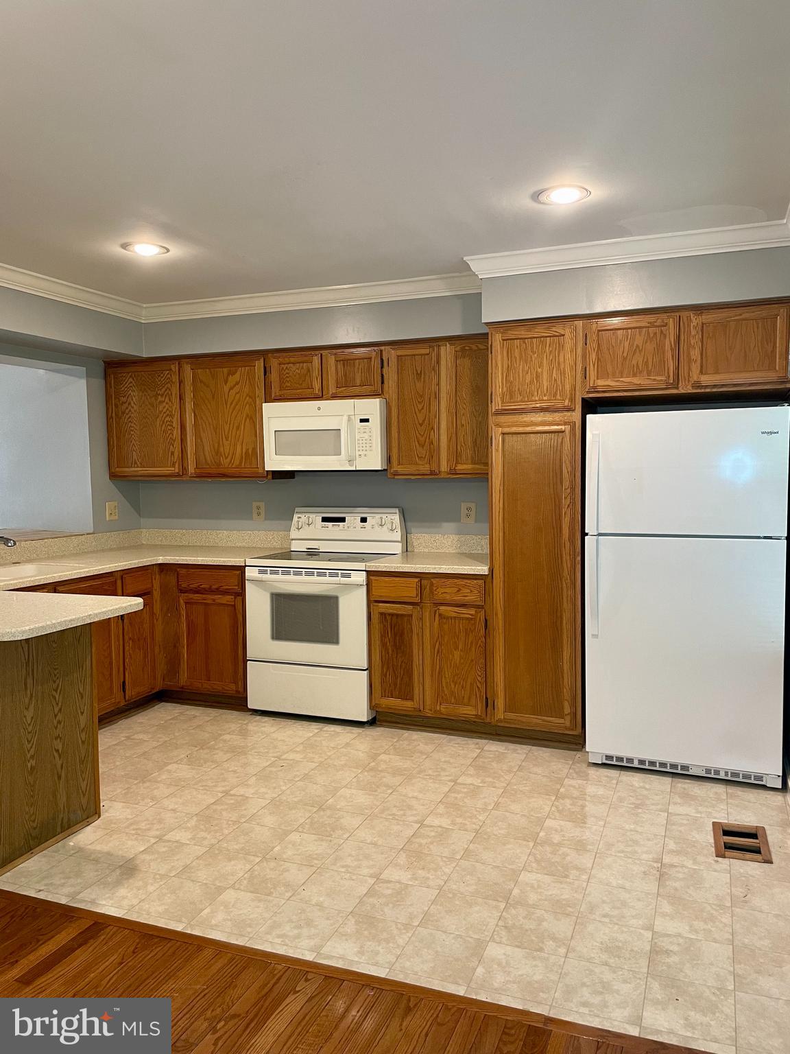 5041 Sanibel COURT