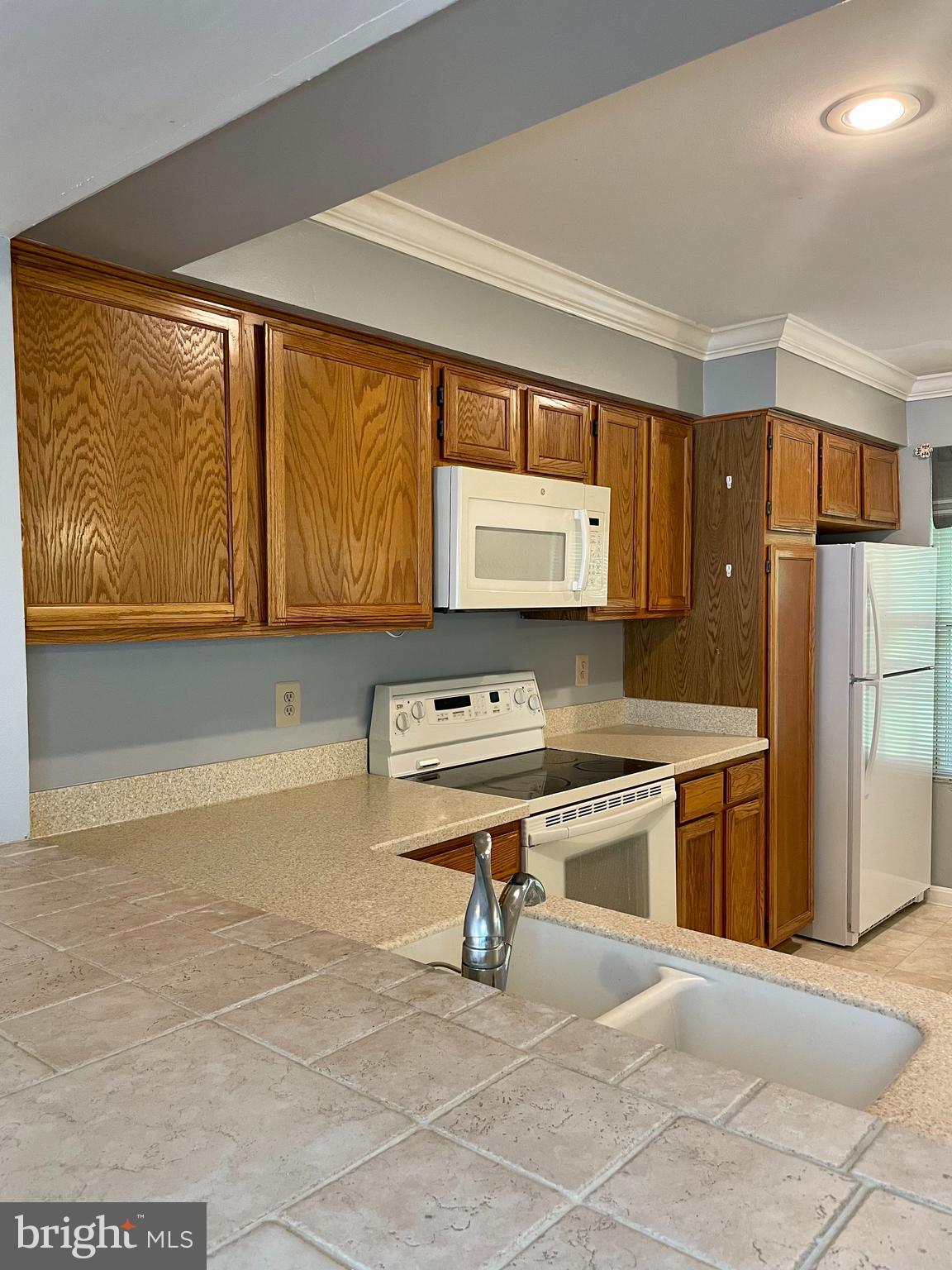 5041 Sanibel COURT