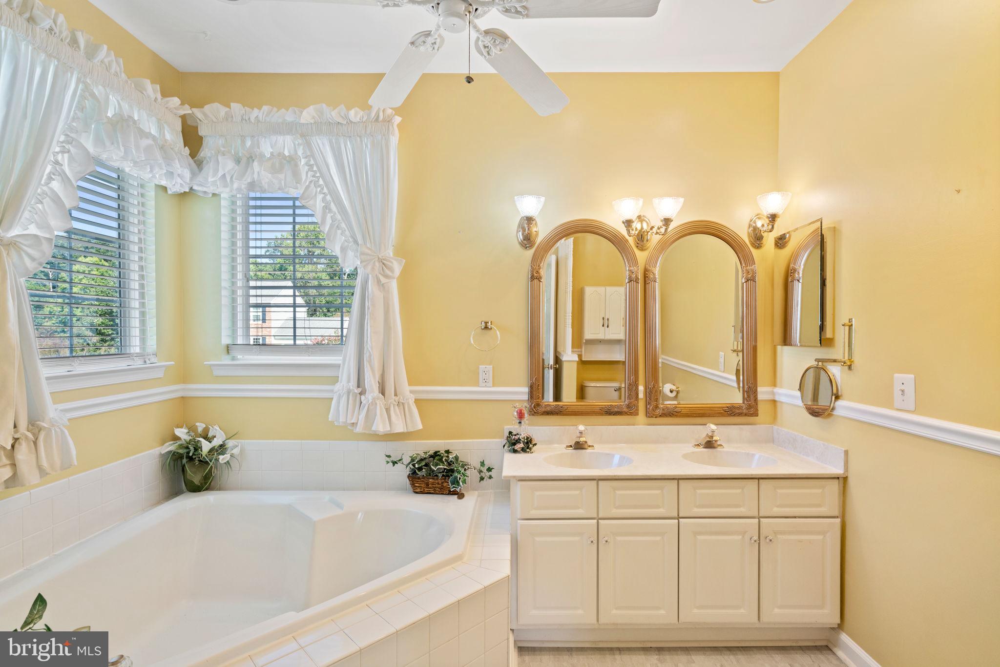5835 Moonbeam DRIVE