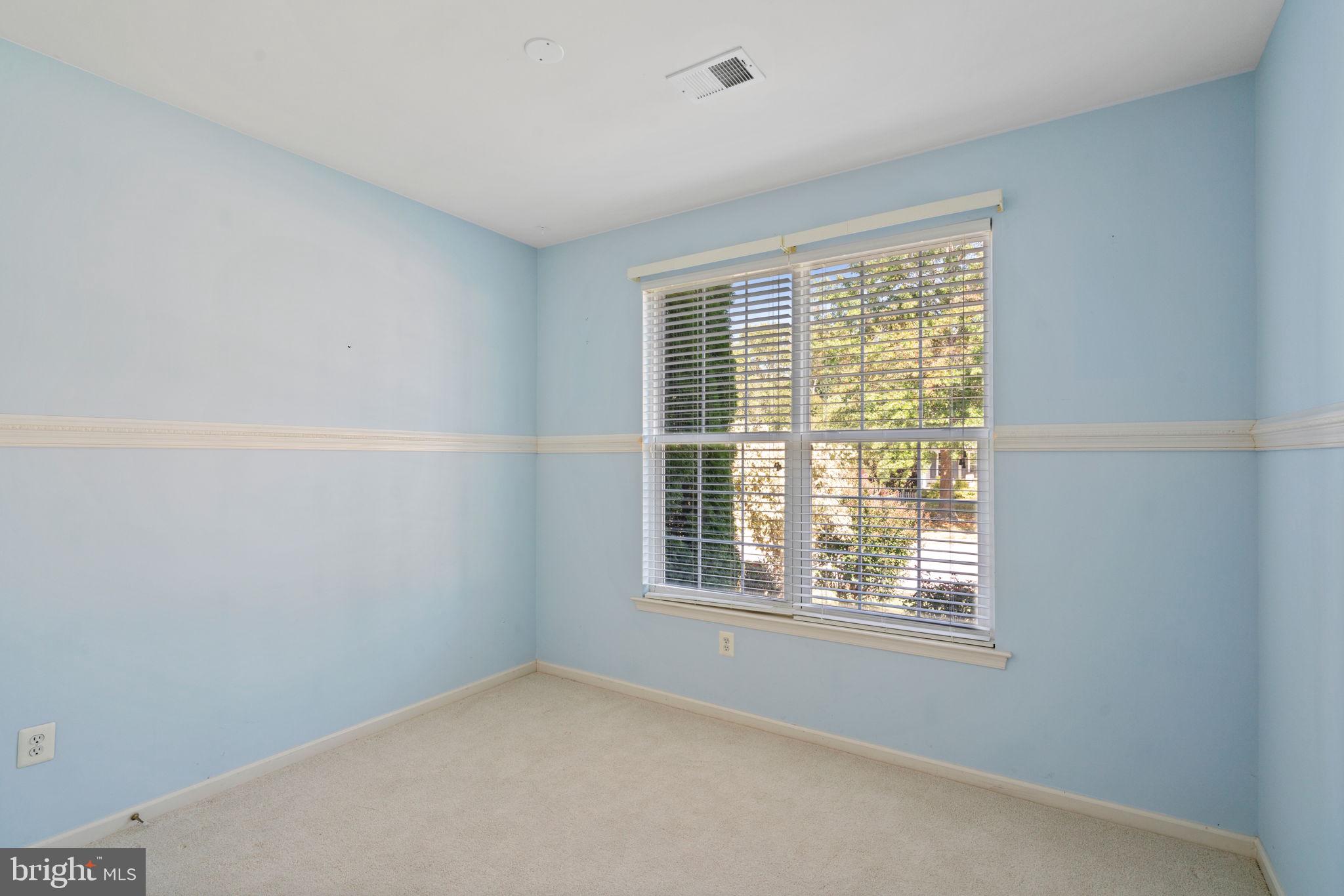 5835 Moonbeam DRIVE