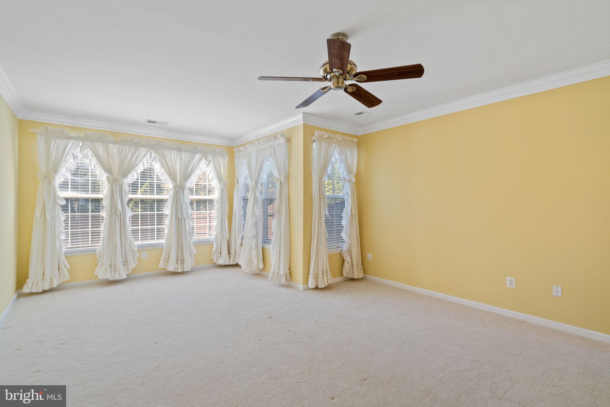5835 Moonbeam DRIVE