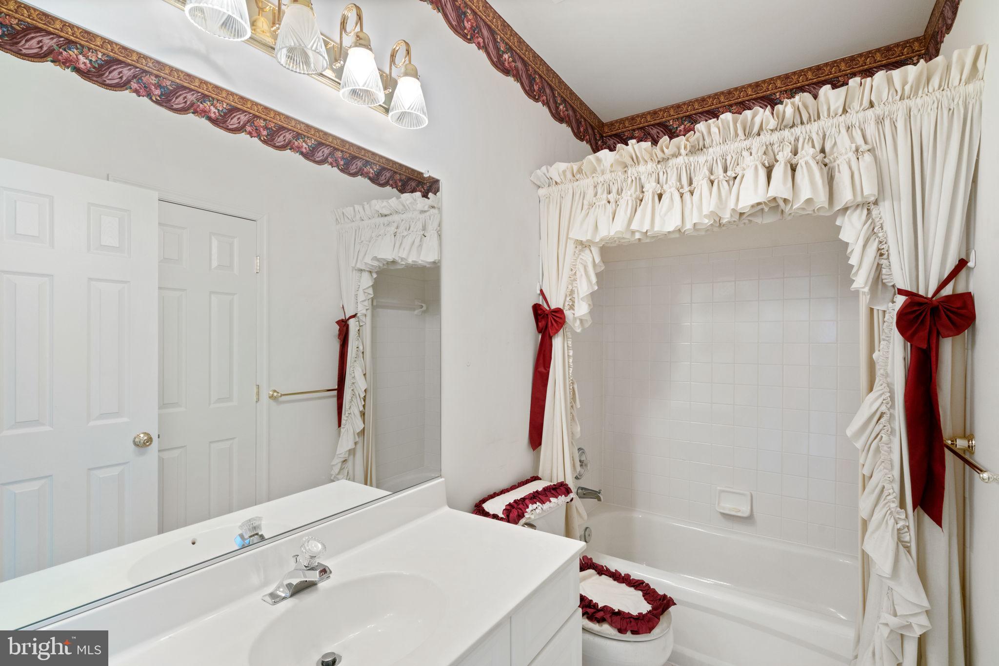 5835 Moonbeam DRIVE