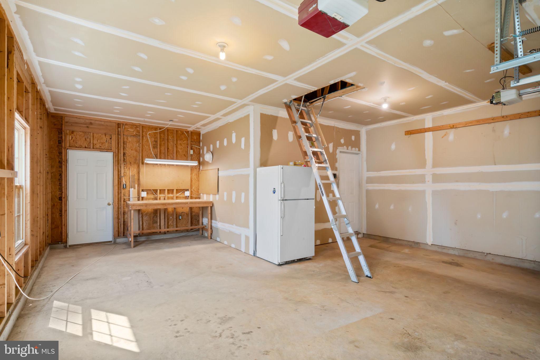 5835 Moonbeam DRIVE