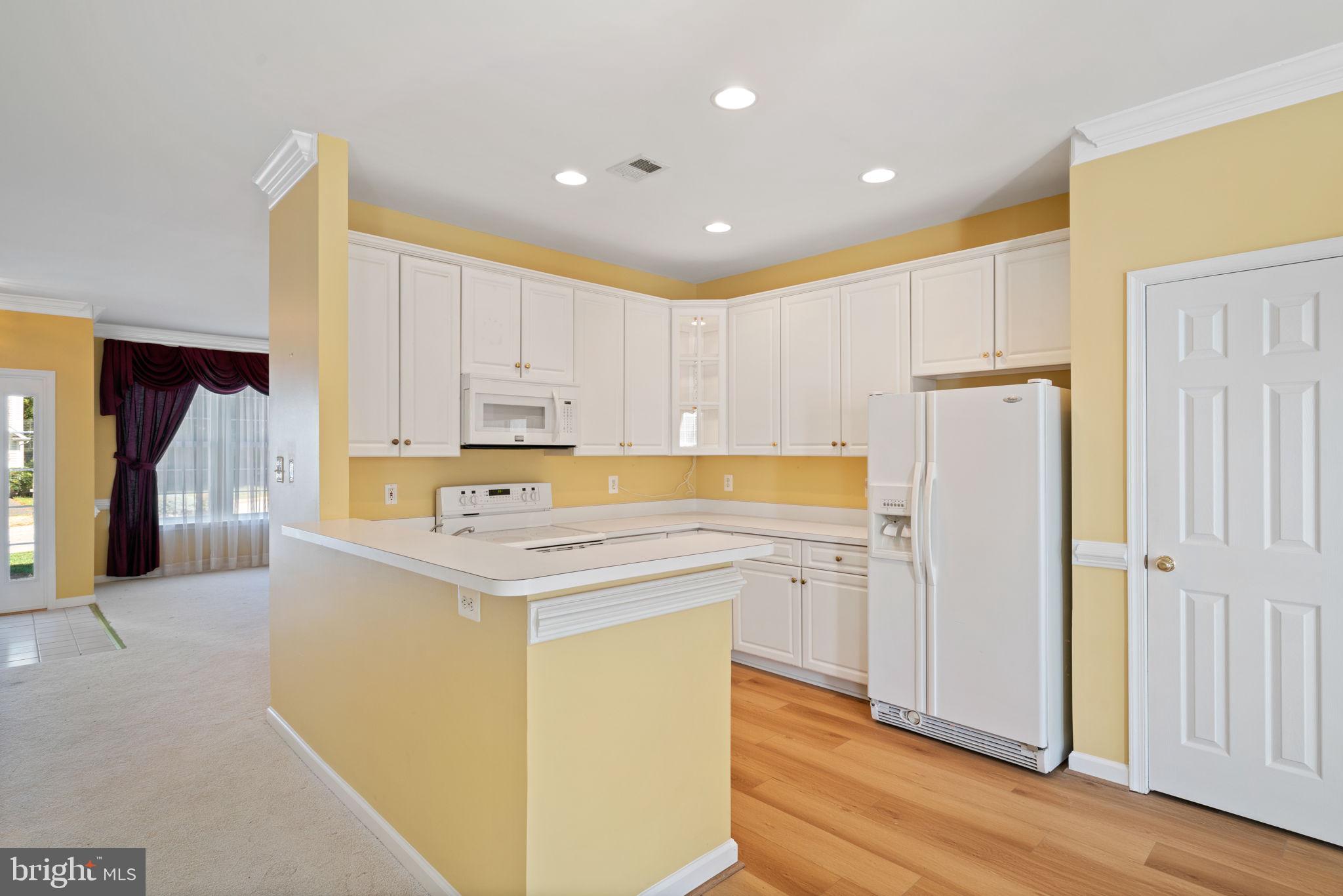 5835 Moonbeam DRIVE