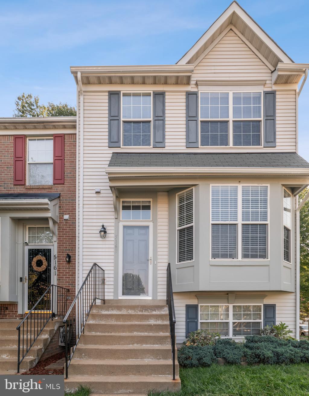 5163 Race Pointe PLACE