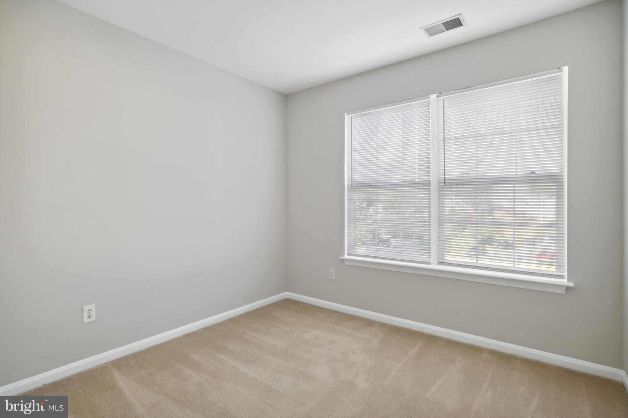 5163 Race Pointe PLACE