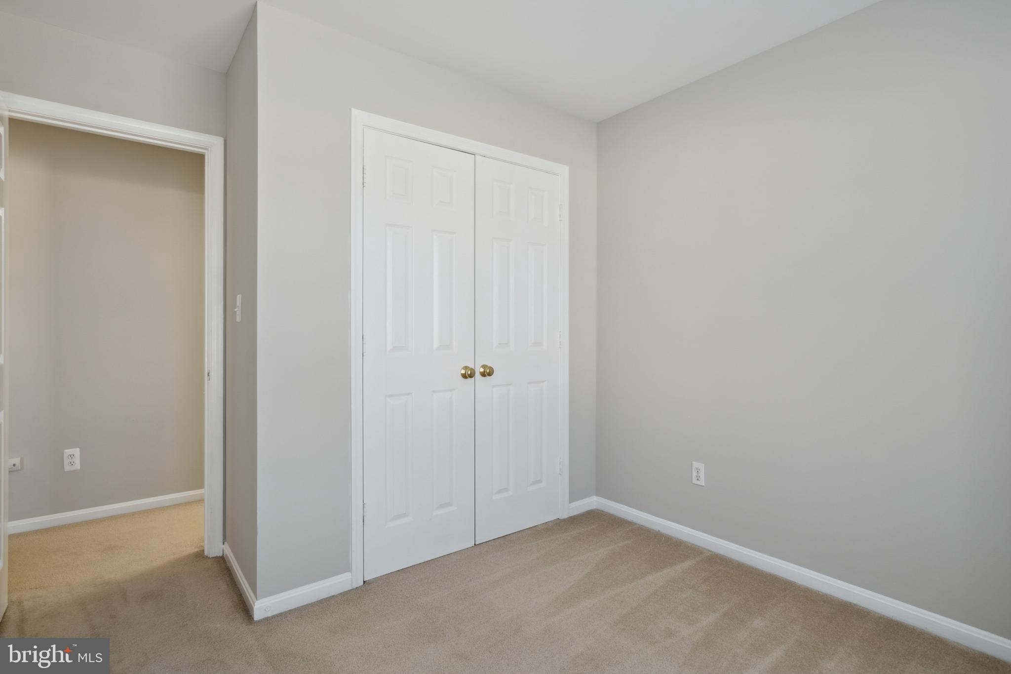 5163 Race Pointe PLACE