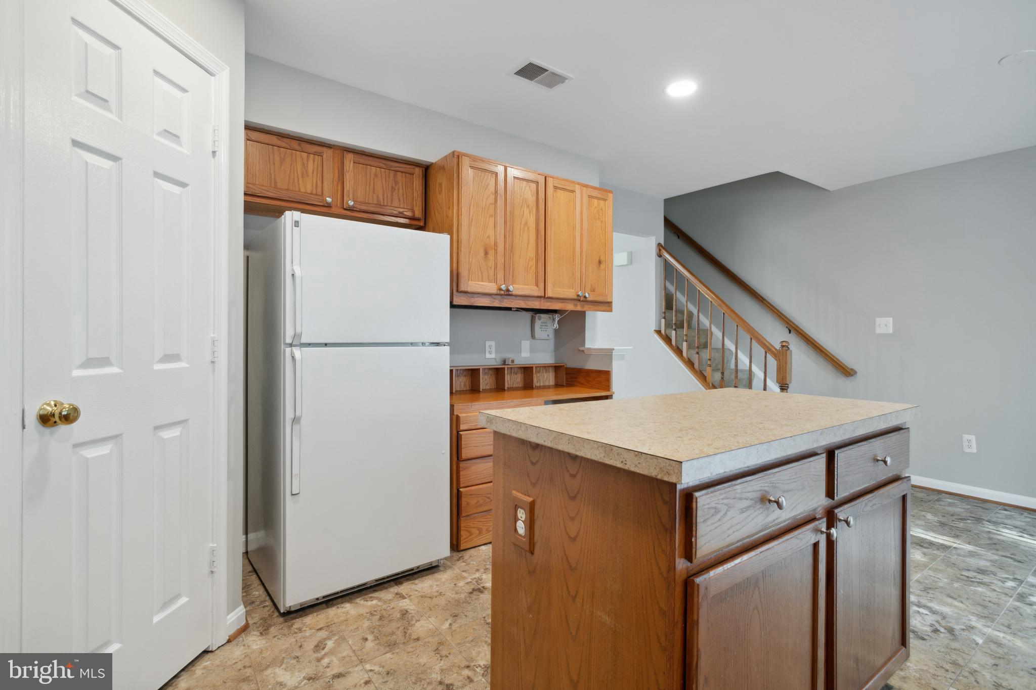 5163 Race Pointe PLACE