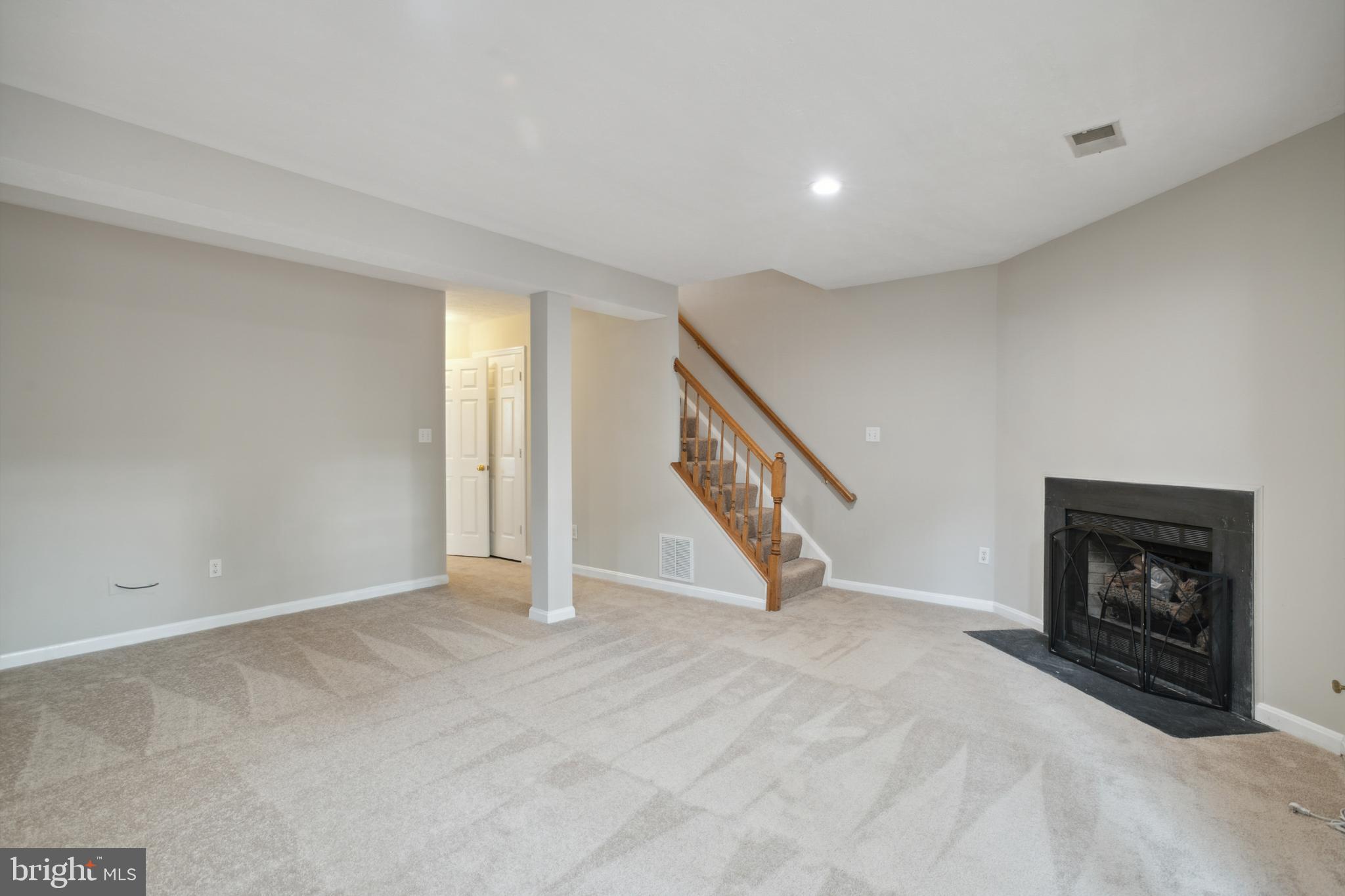 5163 Race Pointe PLACE