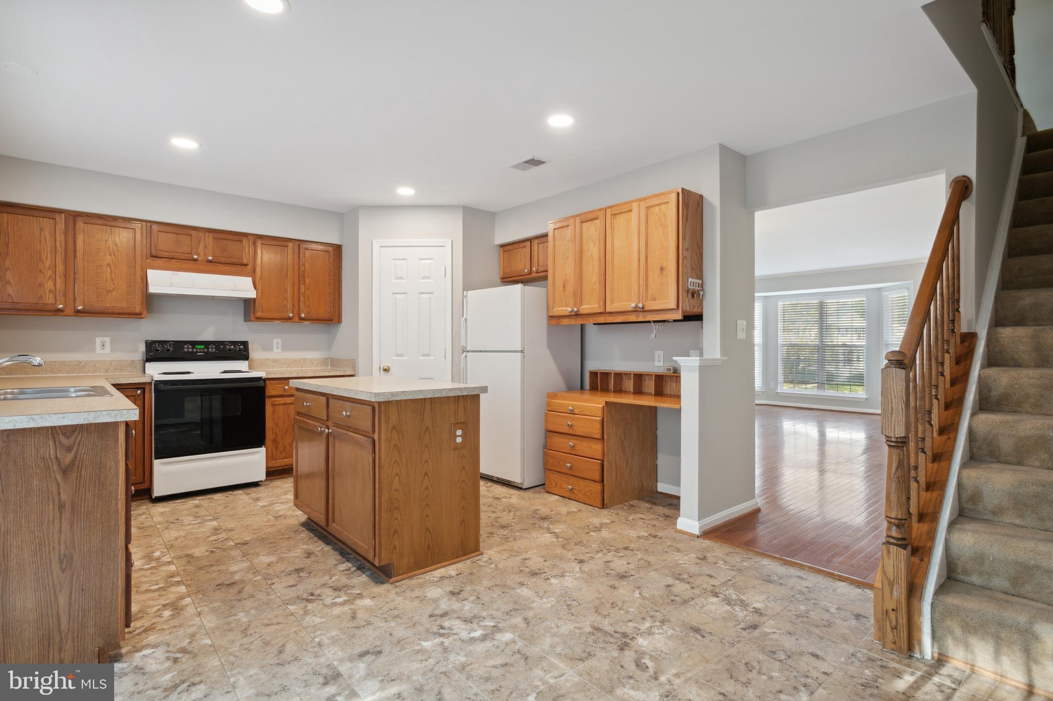5163 Race Pointe PLACE