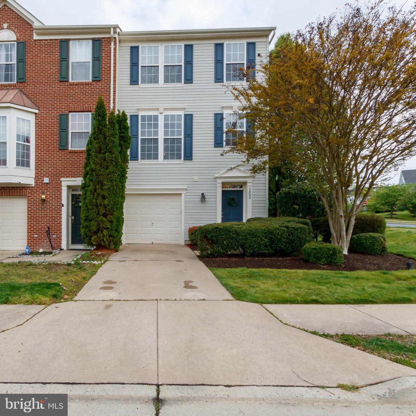 1500 Grosbeak COURT