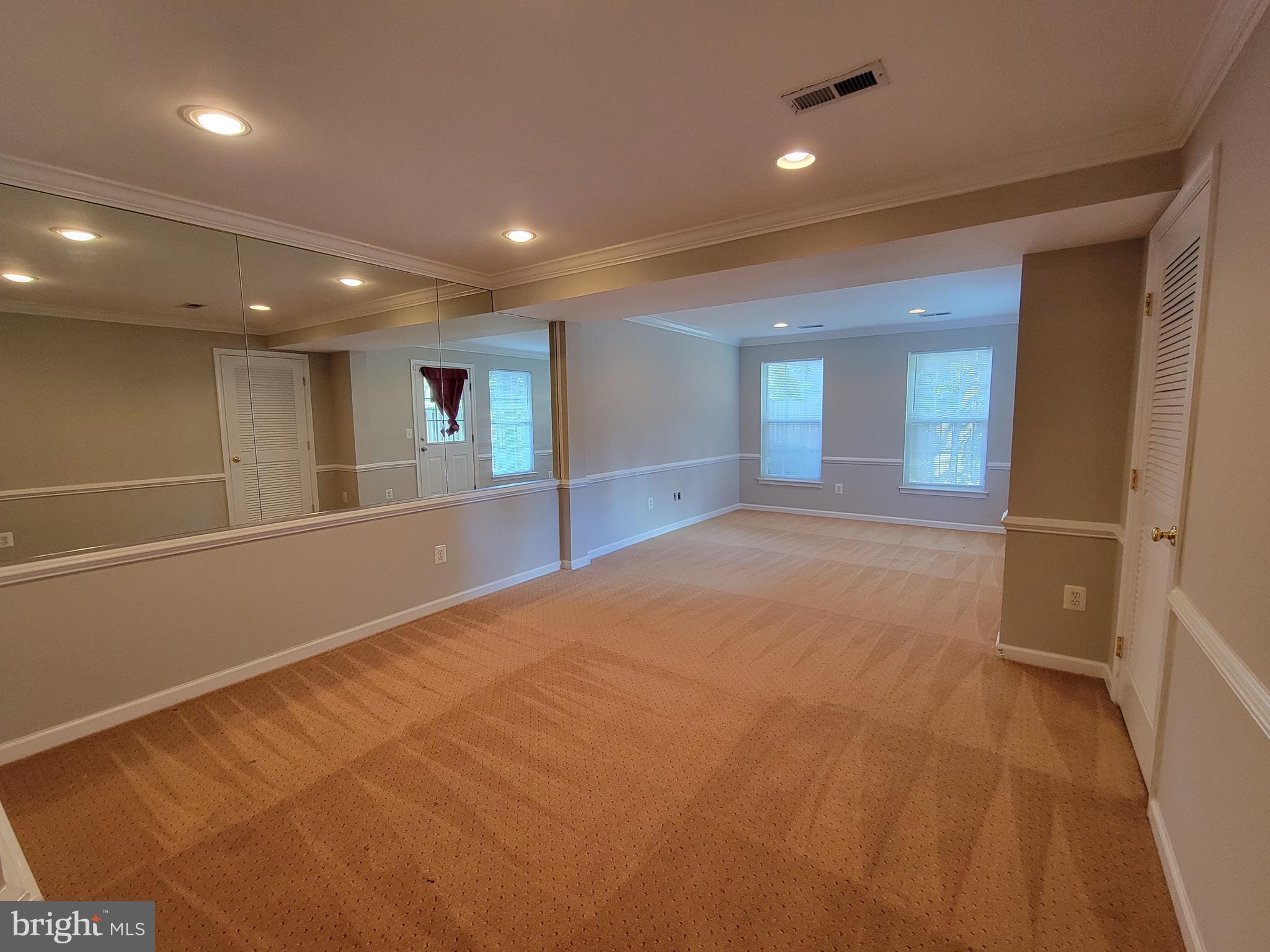1500 Grosbeak COURT