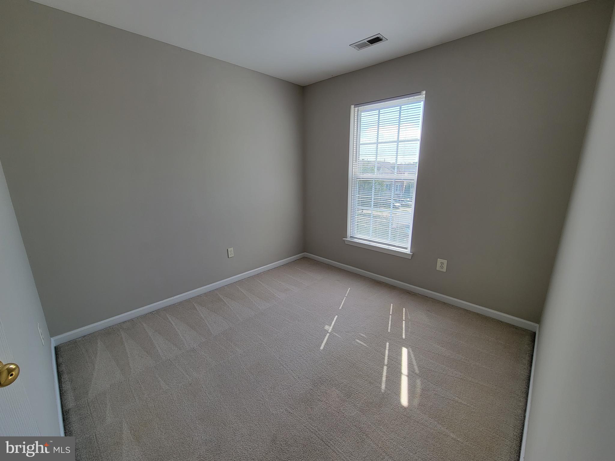 1500 Grosbeak COURT