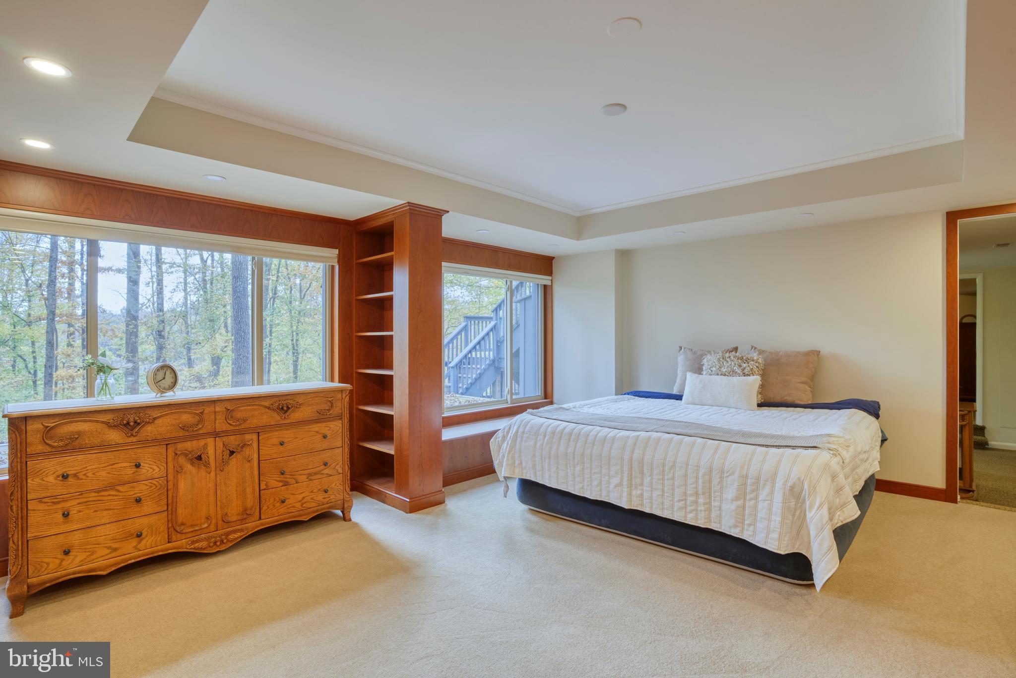 10758 Lake Forest DRIVE