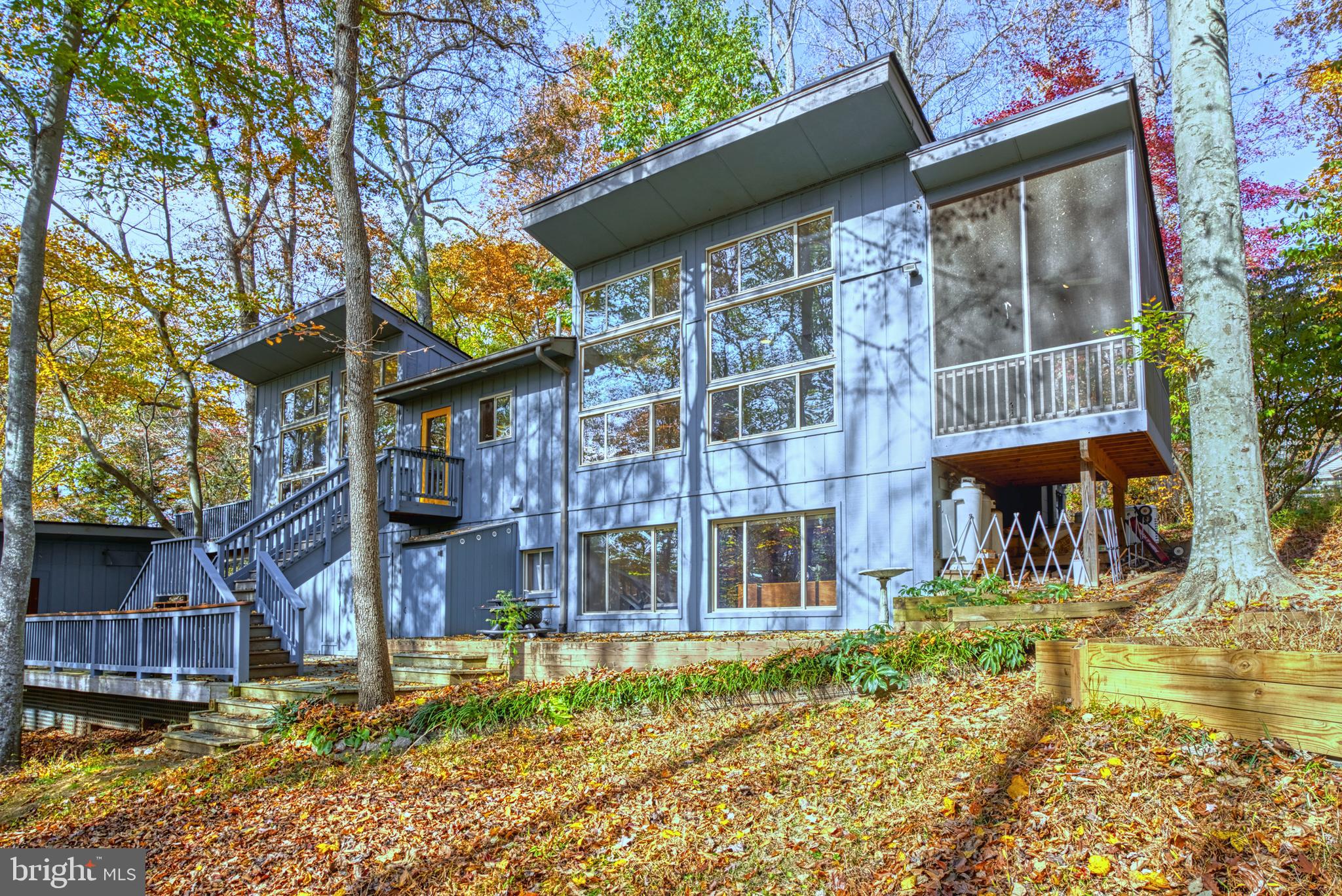 10758 Lake Forest DRIVE