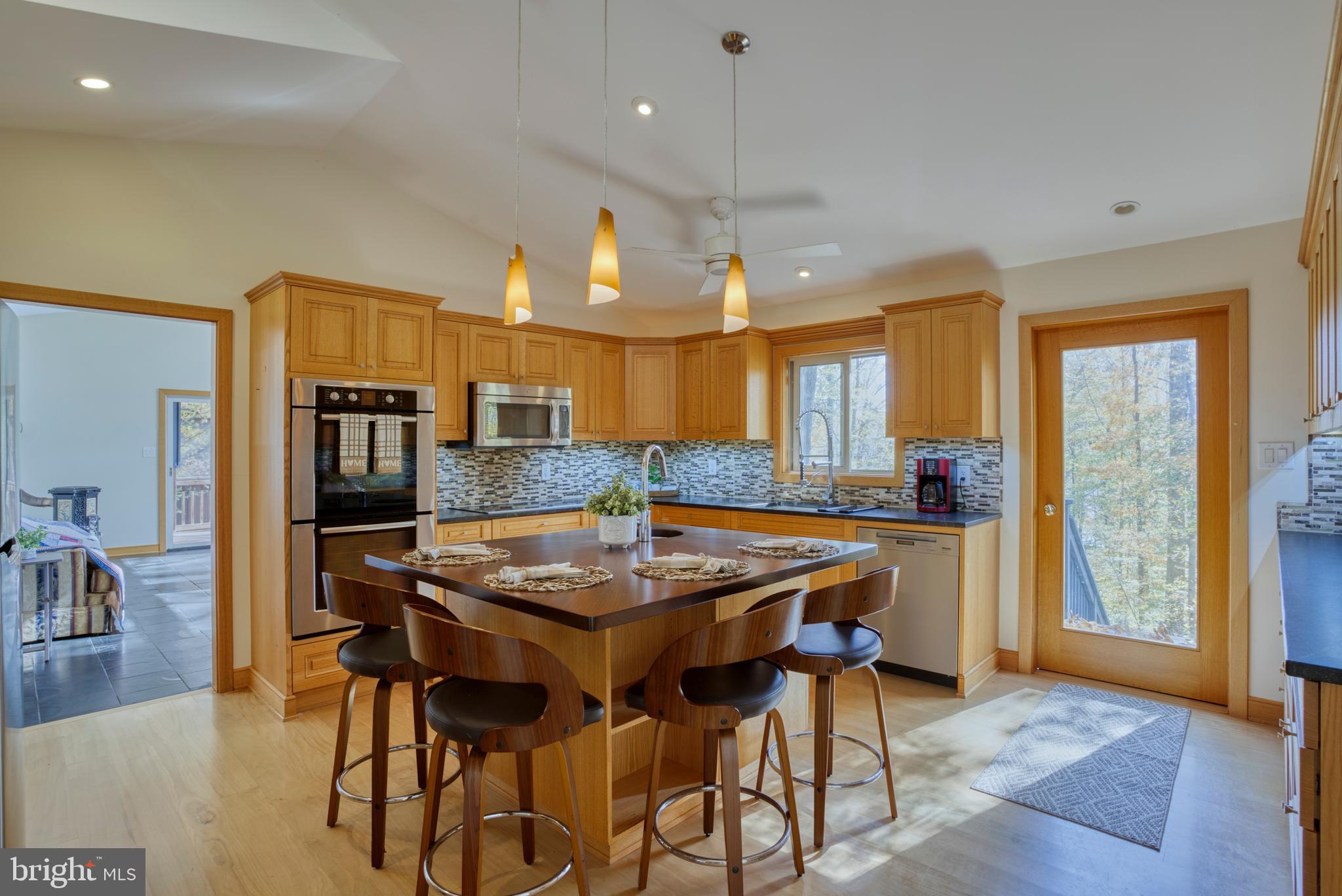 10758 Lake Forest DRIVE