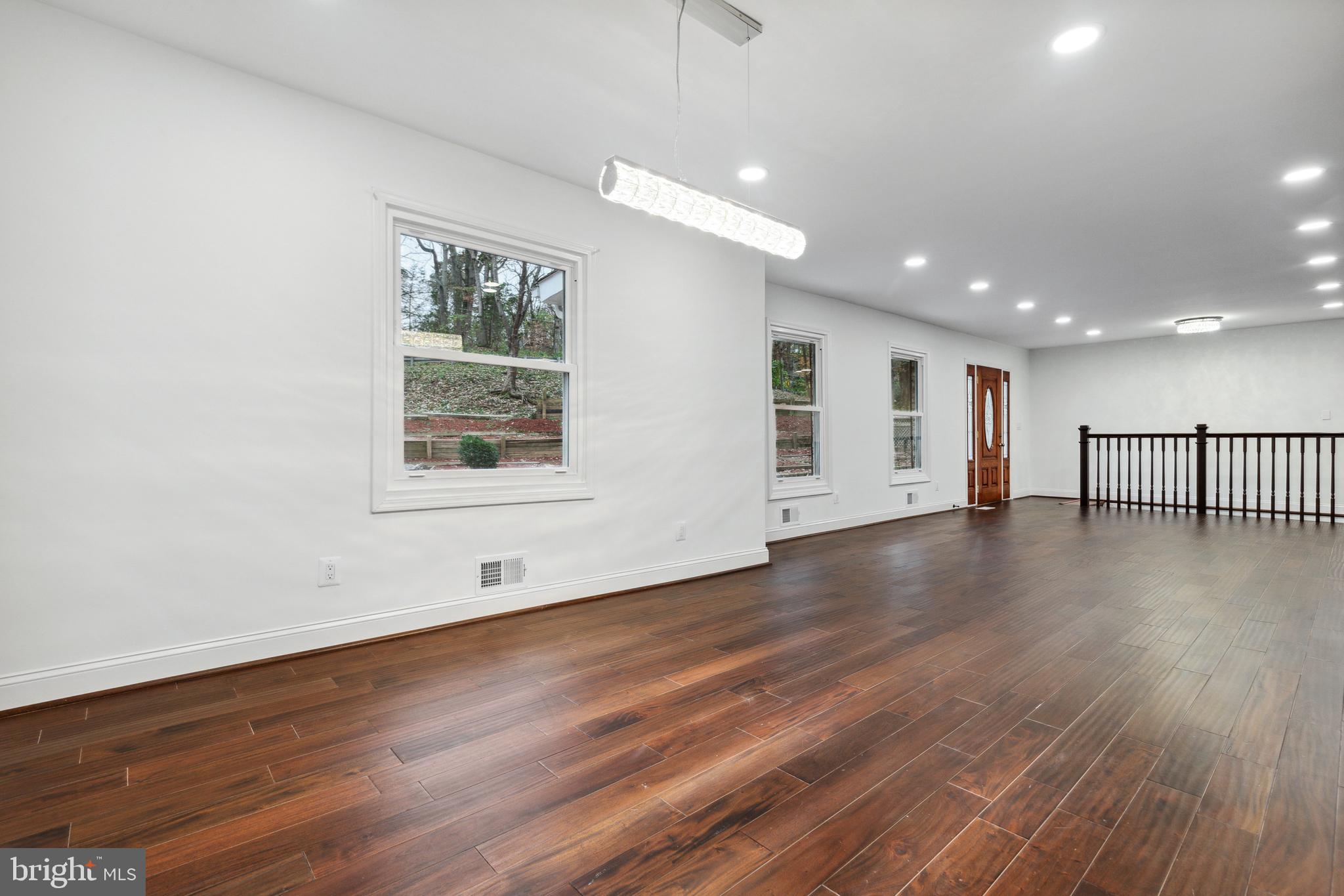 18310 Woodland DRIVE