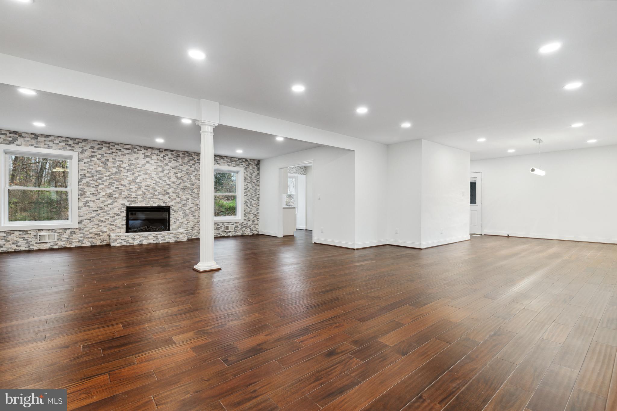 18310 Woodland DRIVE