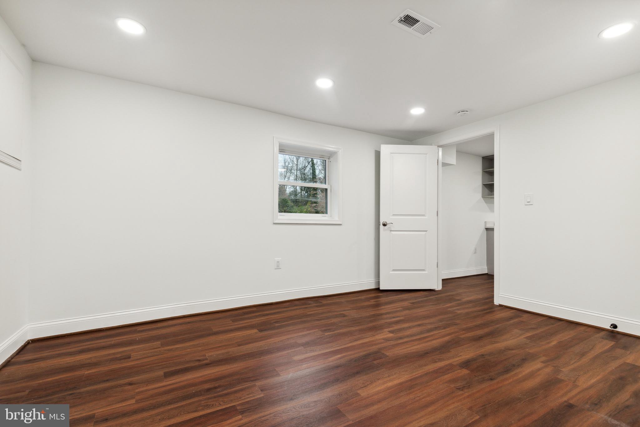 18310 Woodland DRIVE