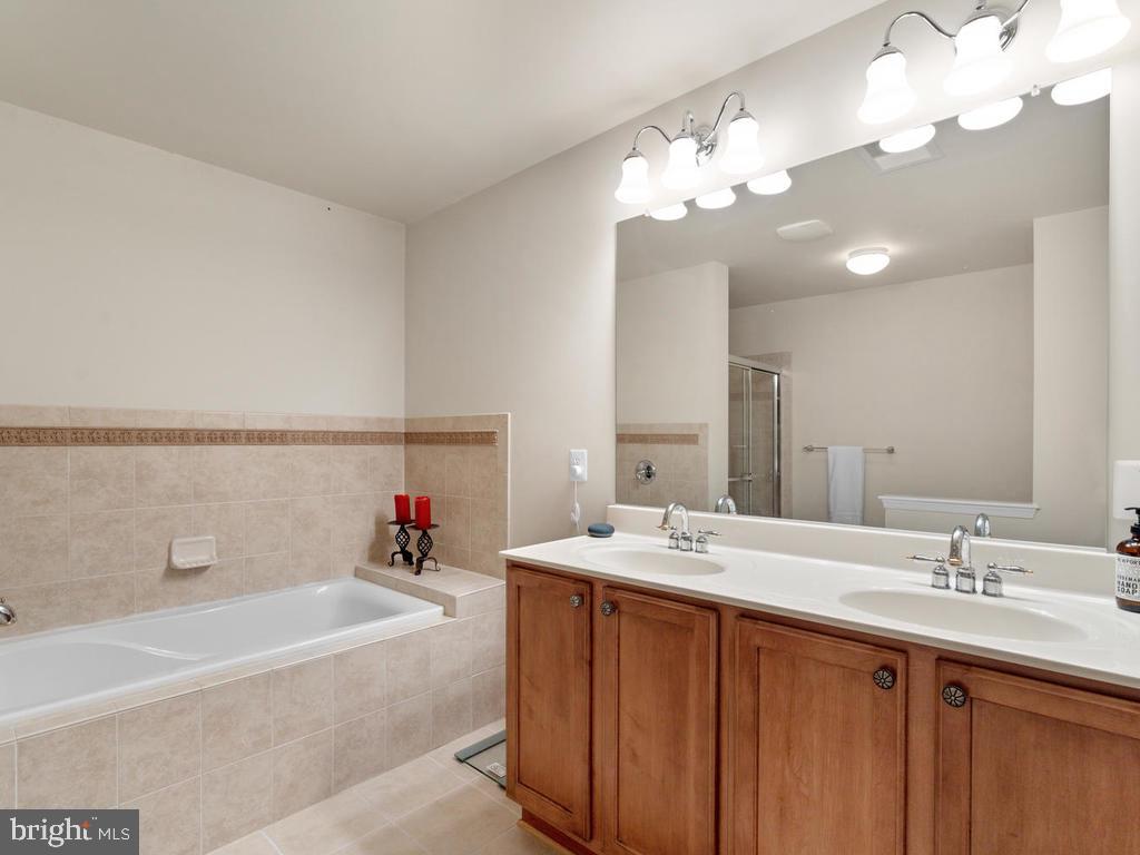 2825 Chinkapin Oak LANE Unit: 225