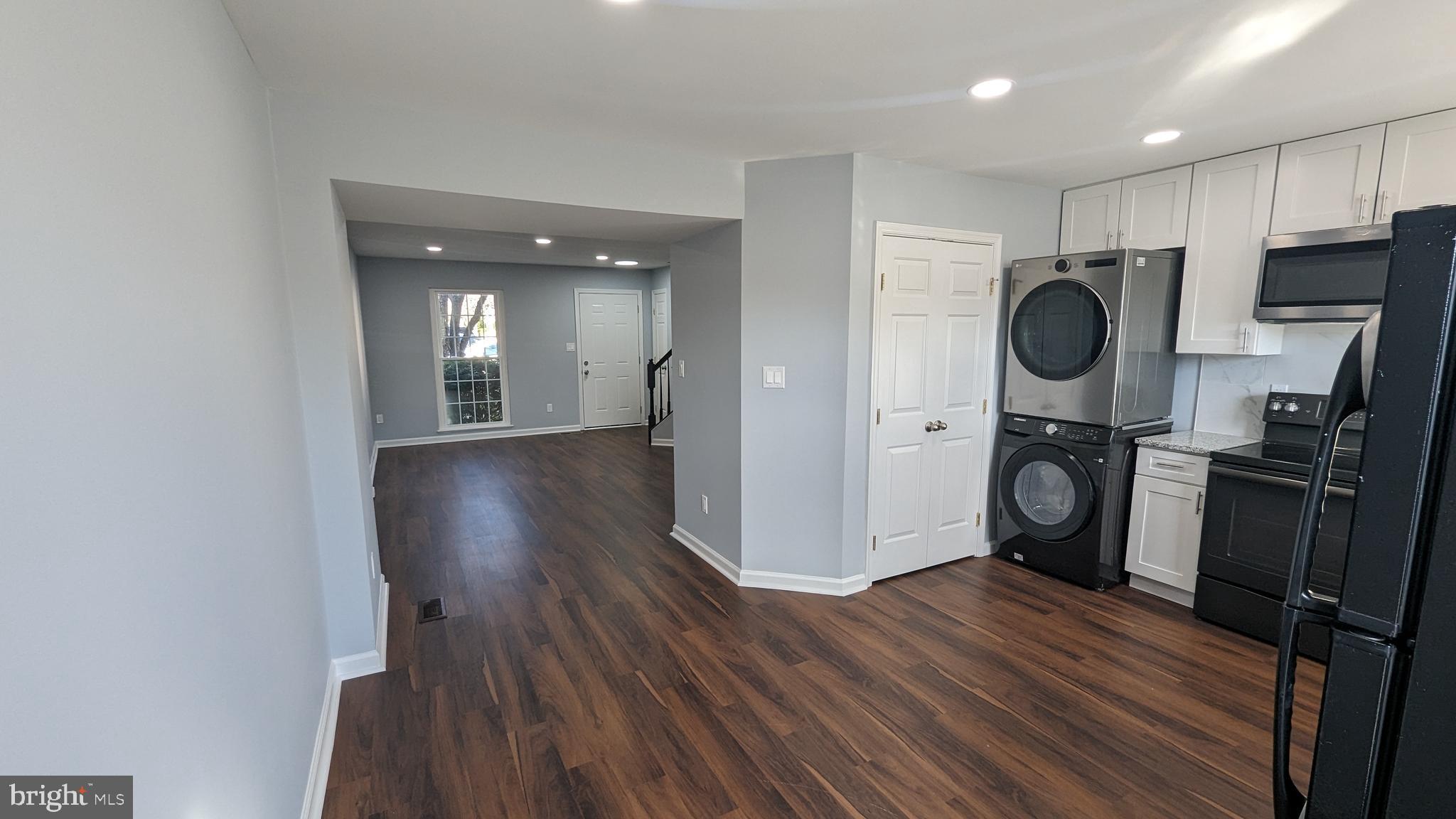 1744 TIGER LILY CIRCLE