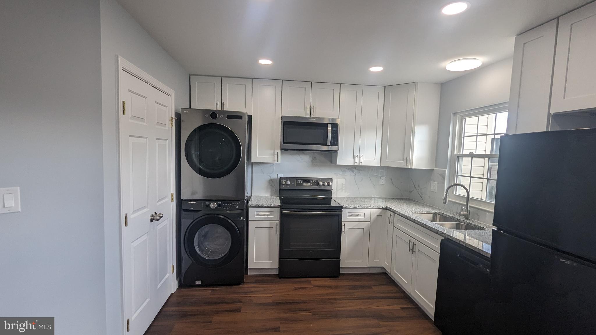 1744 TIGER LILY CIRCLE