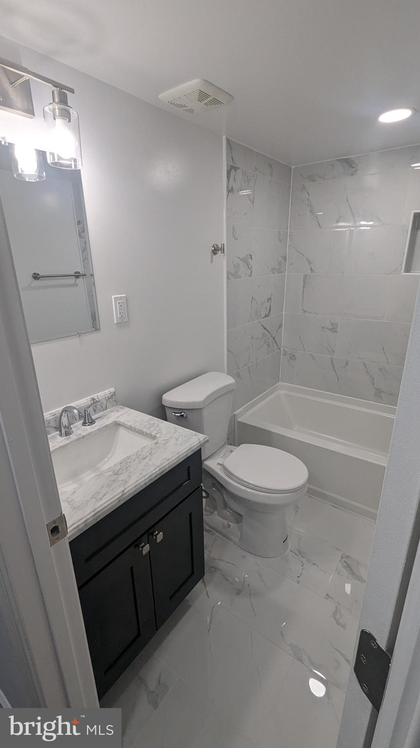 1744 TIGER LILY CIRCLE