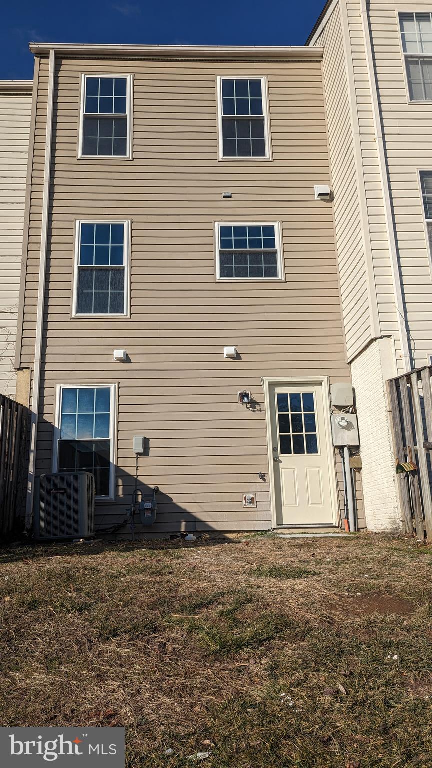 1744 TIGER LILY CIRCLE