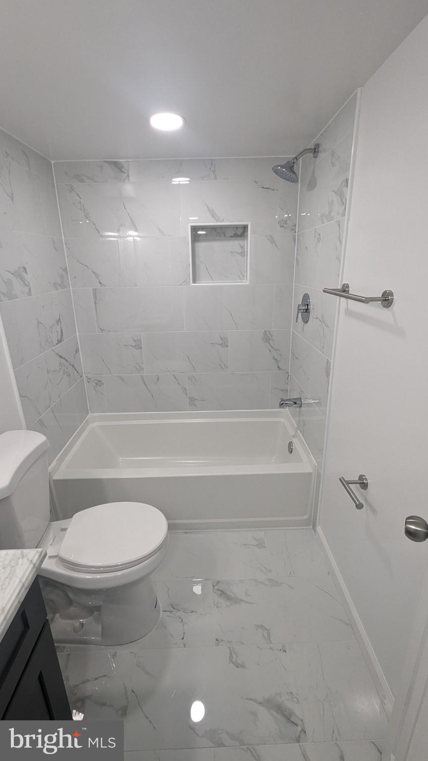 1744 TIGER LILY CIRCLE