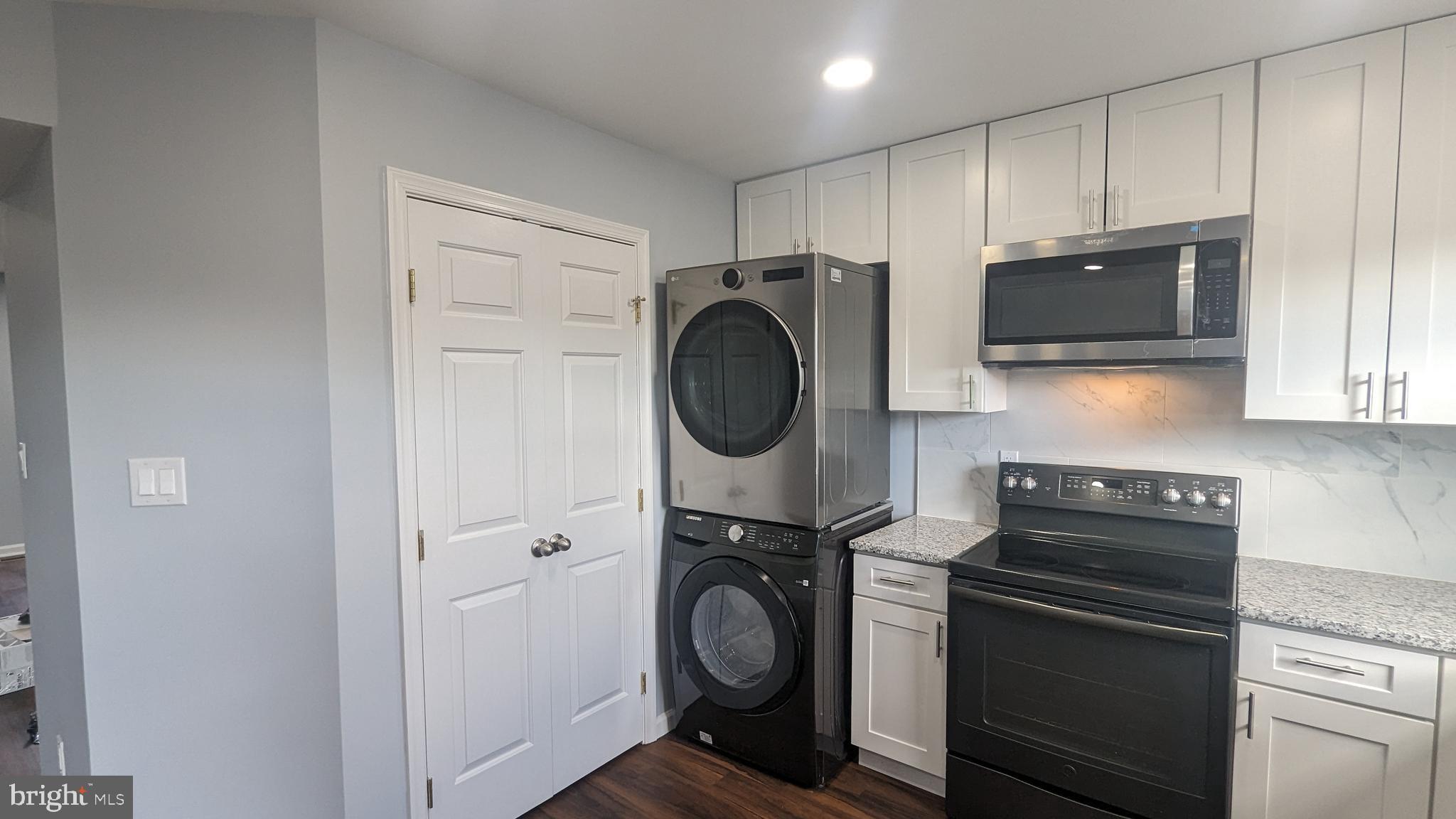 1744 TIGER LILY CIRCLE