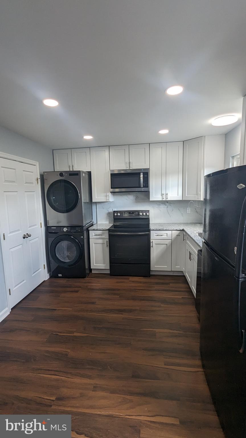 1744 TIGER LILY CIRCLE