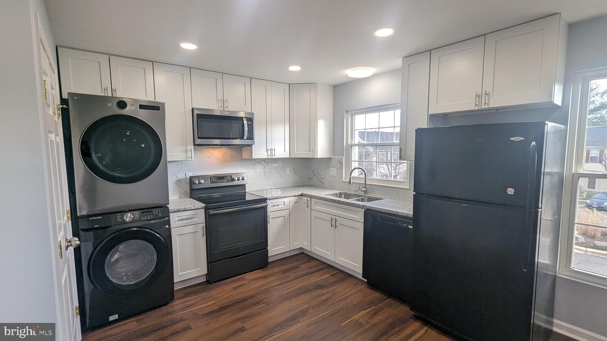 1744 TIGER LILY CIRCLE