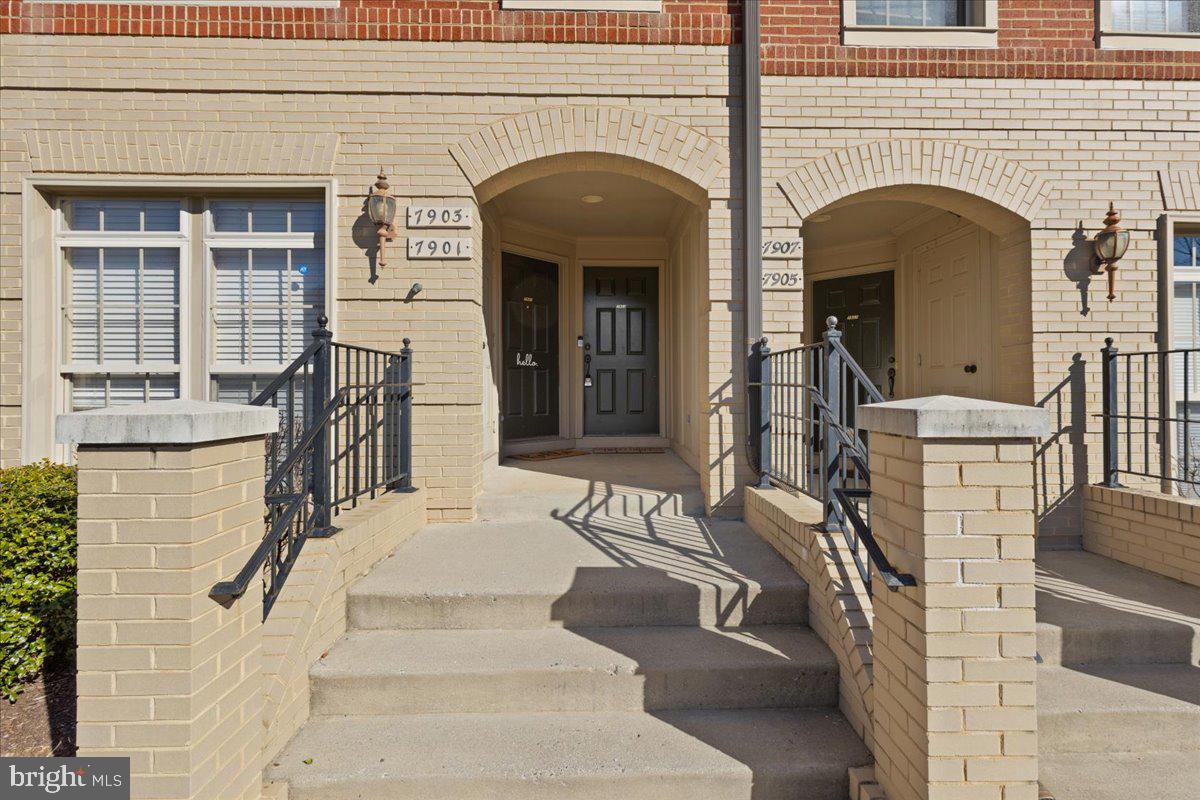 7903 CRESCENT PARK DRIVE 130