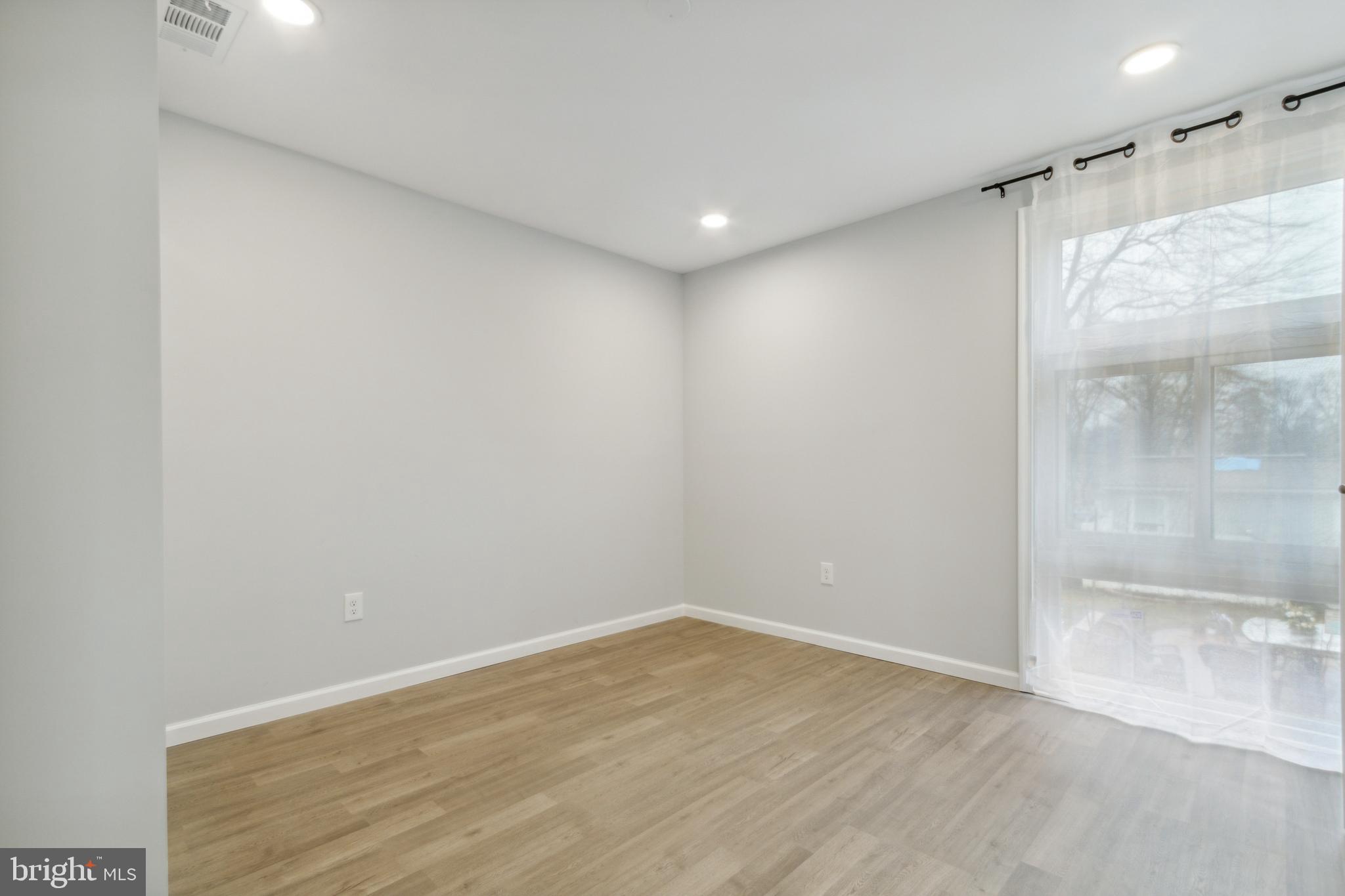 2307 Kingsbury Lane